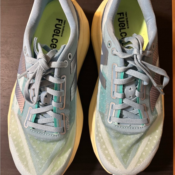 New Balance Running shoes - Picture 1 of 4